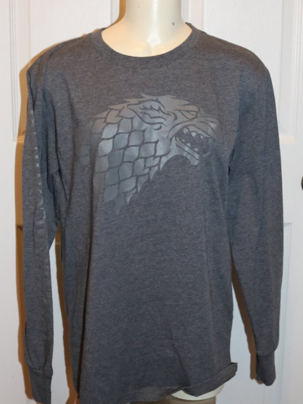 Game of Thrones Direwolf Shirt Long Sleeve Womens Medium Gray Scuff Decal Loss